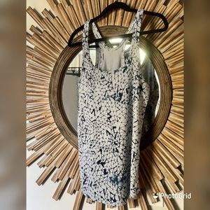 Size 10 lululemon tank